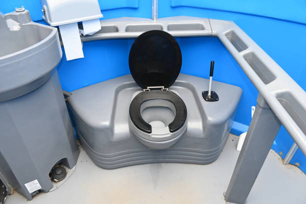 Portable Toilet Options We Offer in Maryland Heights, MO